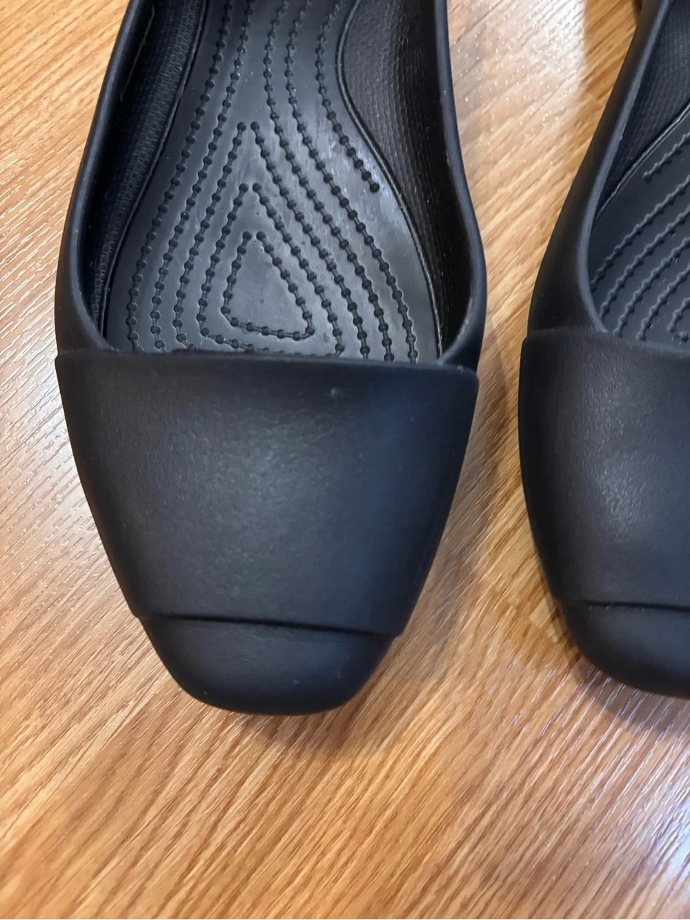 Crocs Iconic Comfort Siennna Flats Womens Size 8 Black